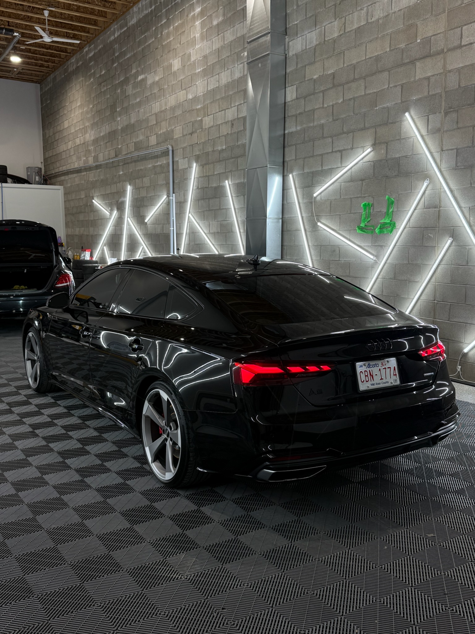 Gallery image of car 1
